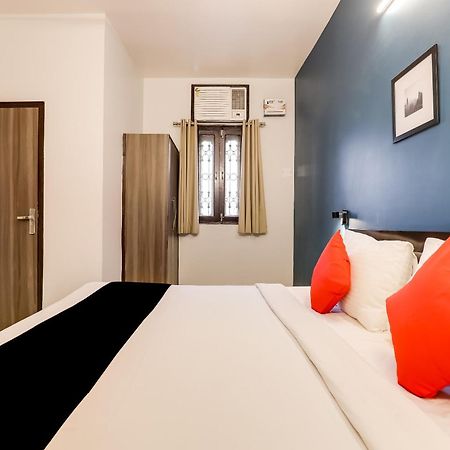 Collection O 71756 Hotel Silver Arrow Near Pacific Mall Tagore Garden 델리 외부 사진