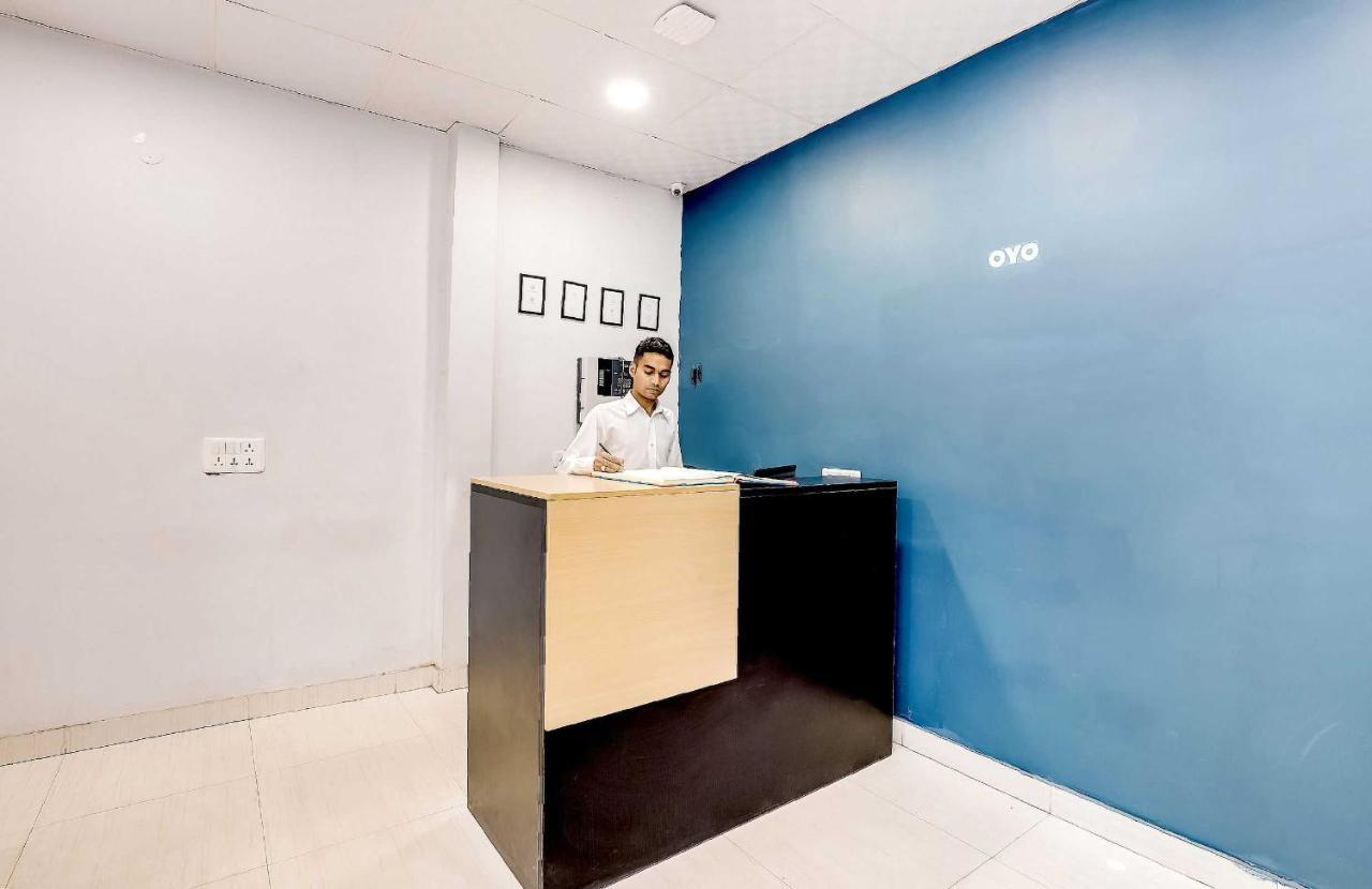 Collection O 71756 Hotel Silver Arrow Near Pacific Mall Tagore Garden 델리 외부 사진