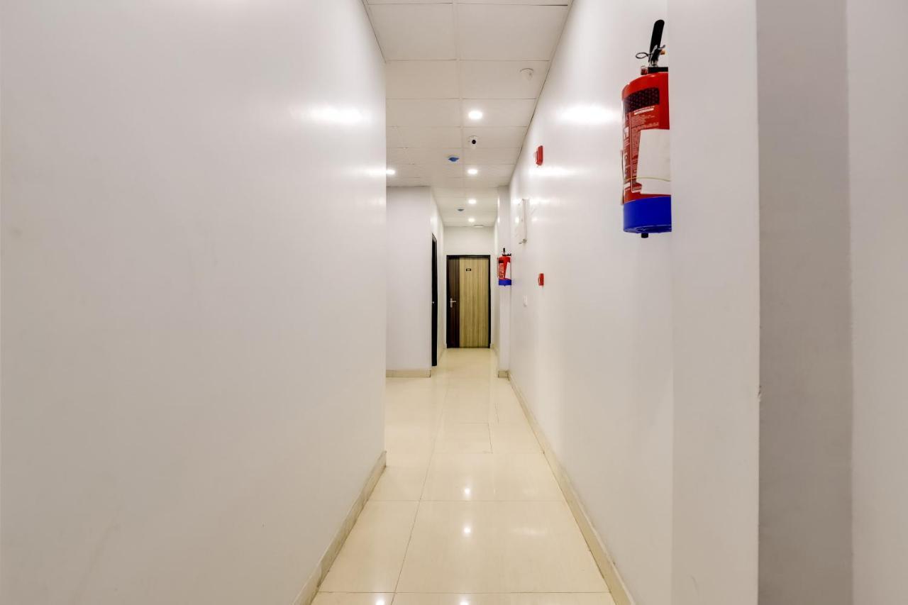 Collection O 71756 Hotel Silver Arrow Near Pacific Mall Tagore Garden 델리 외부 사진